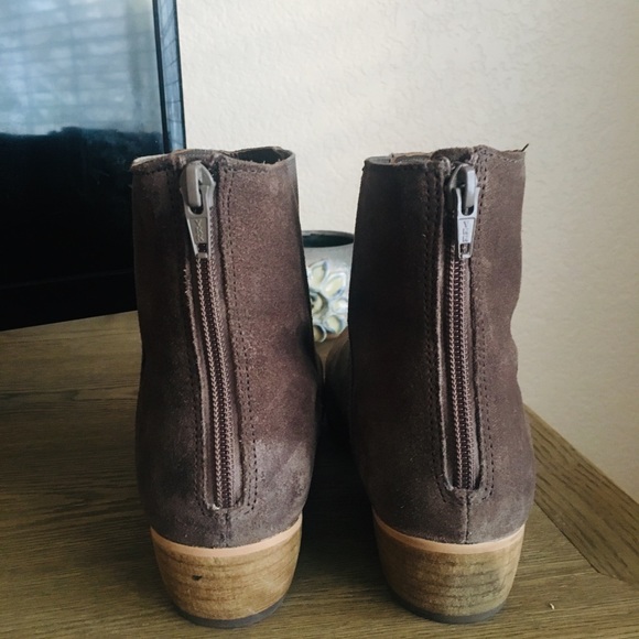 Taupe/grey ankle boots - Picture 3 of 3